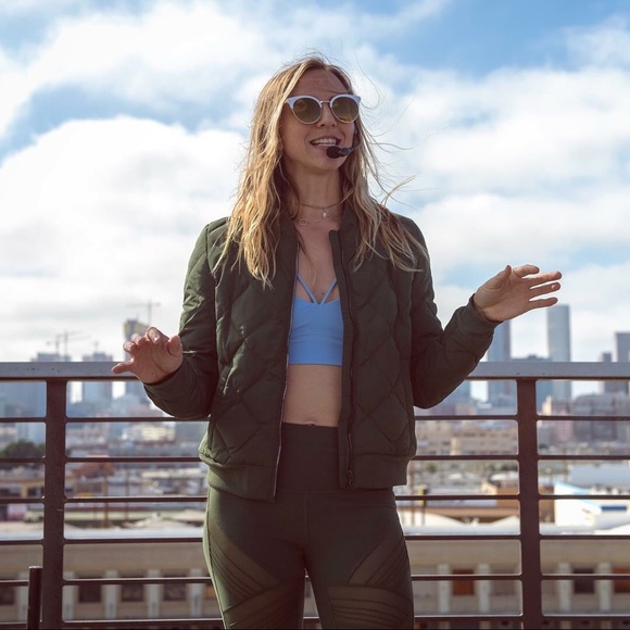 Meet your Posher, Jq - Picture 2 of 4